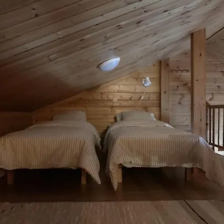 Velhonkuru Ii, 1 Bedroom, Loft And Sauna Akaslompolo